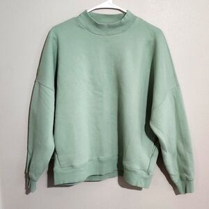MOD REF Sage Green Oversized sweatshirt  w/ pockets sz Medium